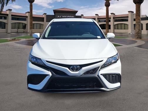 Ice 2024 Toyota Camry SE