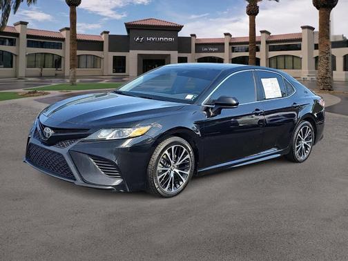 2020 Toyota Camry SE