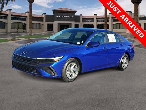 2024 Hyundai ELANTRA SE