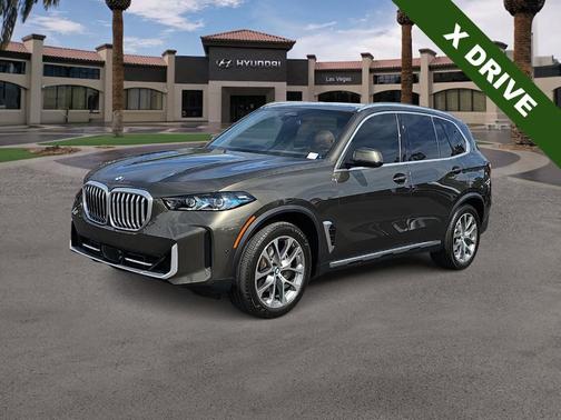 Manhattan Green Metallic 2025 BMW X5 xDrive40i