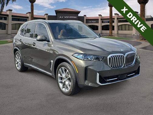 Manhattan Green Metallic 2025 BMW X5 xDrive40i