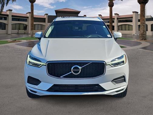 White 2018 Volvo XC60 T5 Momentum