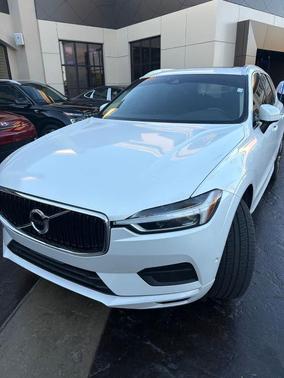 White 2018 Volvo XC60 T5 Momentum