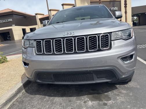 2017 Jeep Grand Cherokee Laredo