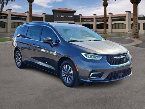 2021 Chrysler Pacifica Touring-L