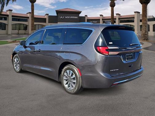 2021 Chrysler Pacifica Touring-L