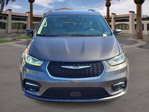 2021 Chrysler Pacifica Touring-L