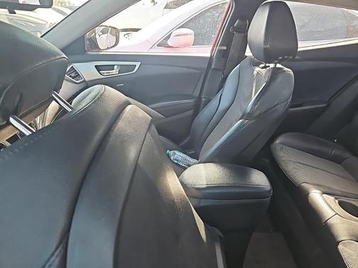 2015 Hyundai Veloster Base