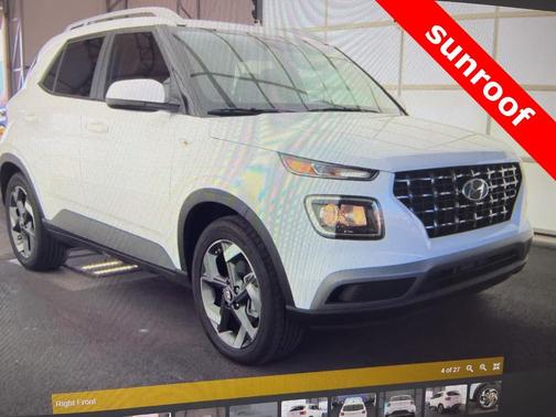 2025 Hyundai VENUE SEL