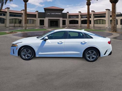 2022 Kia K5 LXS