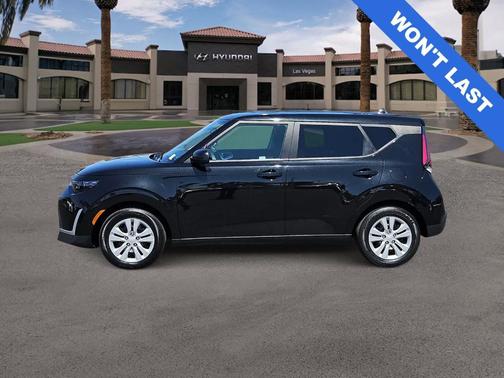 Fusion Orange 2023 Kia Soul LX