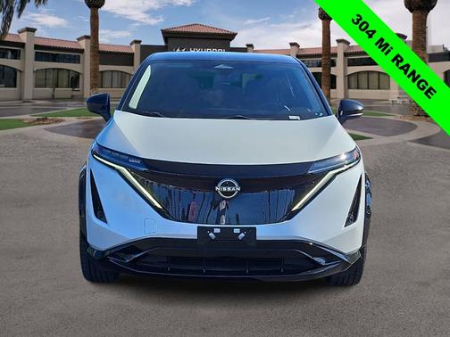 2 Tone White / Black Roof 2023 Nissan ARIYA VENTURE+