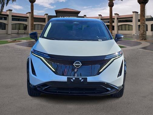 2 Tone White / Black Roof 2023 Nissan ARIYA VENTURE+