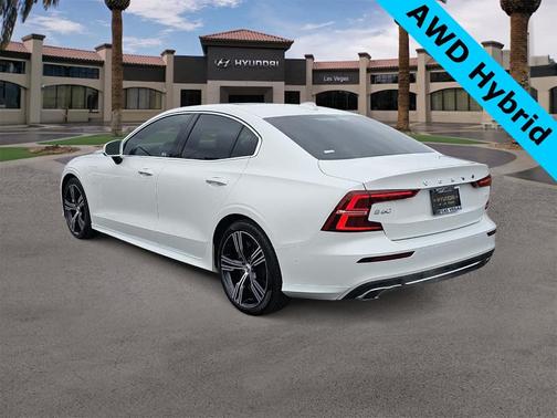 2022 Volvo S60 Recharge Plug-In Hybrid T8 Inscription