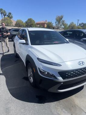 Lunar White 2022 Hyundai KONA SE