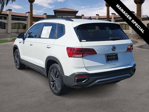 Pure White 2022 Volkswagen Taos 1.5T S