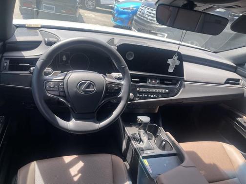 Eminent White Pearl 2023 Lexus ES 350