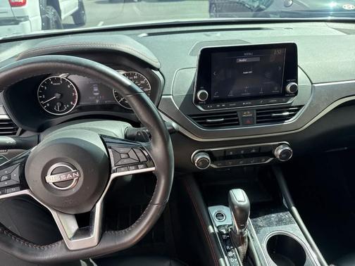 White 2023 Nissan Altima 2.5 SR