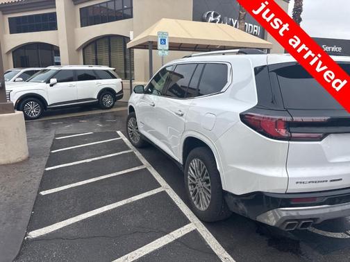 2024 GMC Acadia Denali