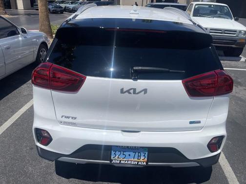 Snow White Pearl 2022 Kia Niro Plug-In Hybrid EX