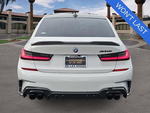 Mineral White Metallic 2022 BMW M340 i