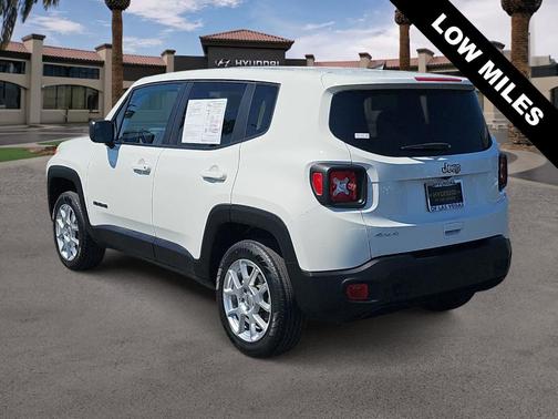 Alpine White Clearcoat 2023 Jeep Renegade Latitude