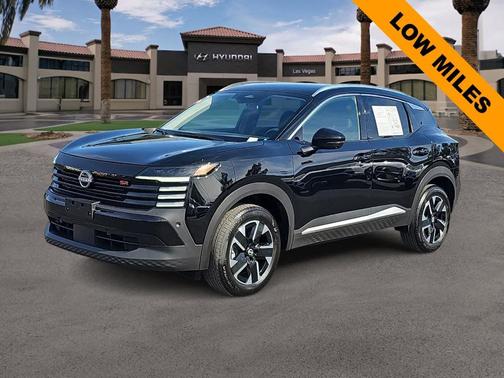 Super Black 2025 Nissan Kicks SR