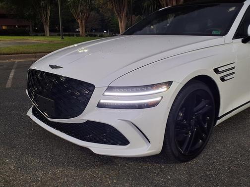 Uyuni White 2026 Genesis G80 3.5T Prestige Black