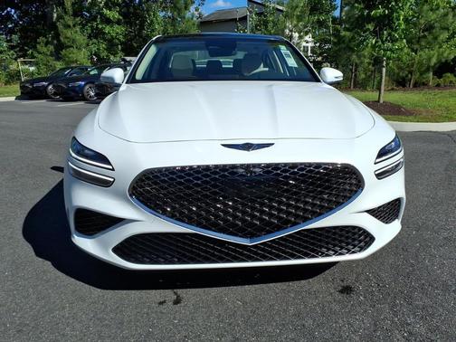 Uyuni White 2026 Genesis G70 2.5T RWD Prestige