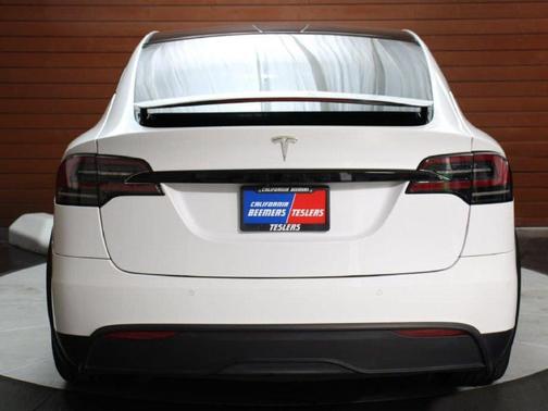 Pearl White 2023 Tesla Model X Base
