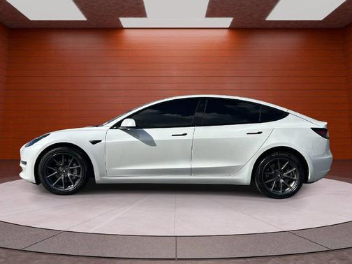 Pearl White Multi-Coat 2021 Tesla Model 3 Standard Range Plus