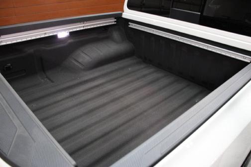 Glacier White 2027 Nissan Frontier SV