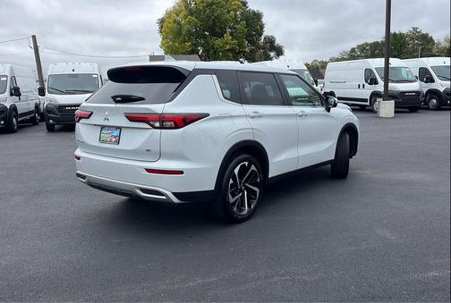 2024 Mitsubishi Outlander SE
