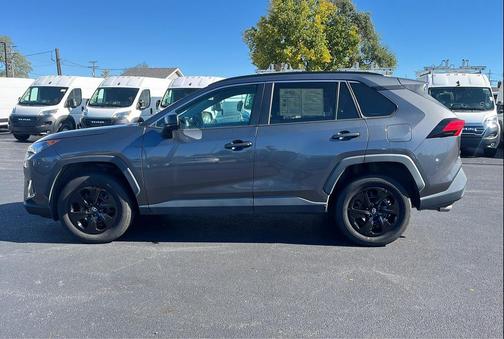 2021 Toyota RAV4 LE