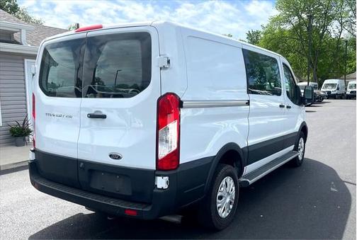 2022 Ford Transit-250 Base