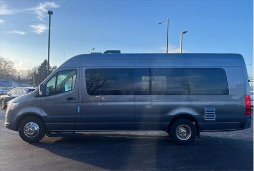 2022 Mercedes-Benz Sprinter 4500 High Roof V6