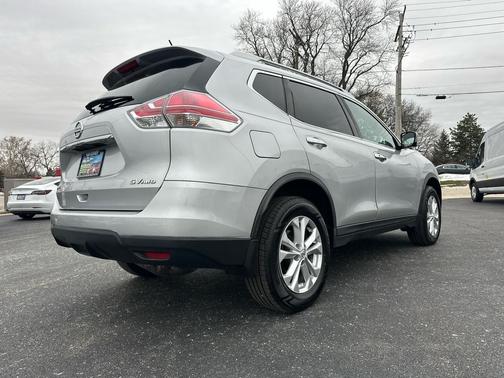 2016 Nissan Rogue SV