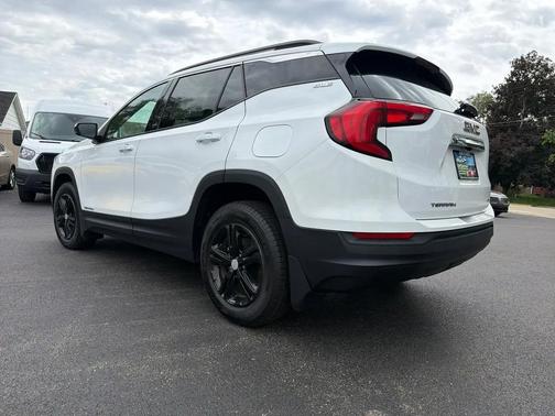 White 2019 GMC Terrain SLE