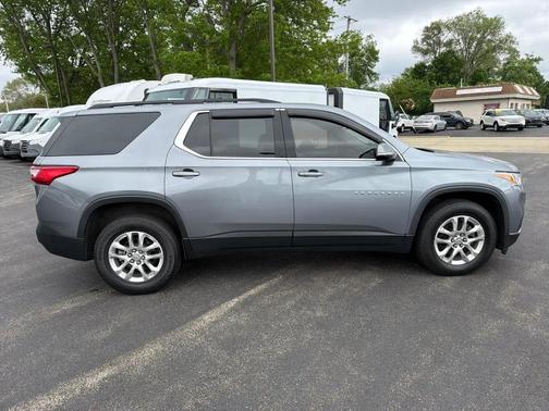 Gray 2020 Chevrolet Traverse LT Cloth