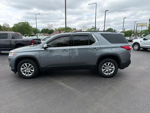 Gray 2020 Chevrolet Traverse LT Cloth