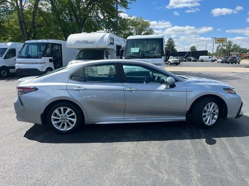 Silver 2024 Toyota Camry SE