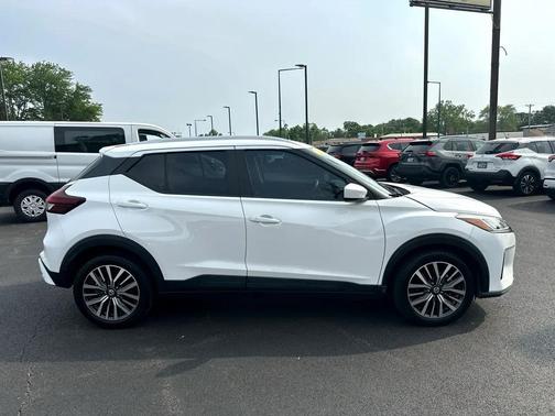 2021 Nissan Kicks SV