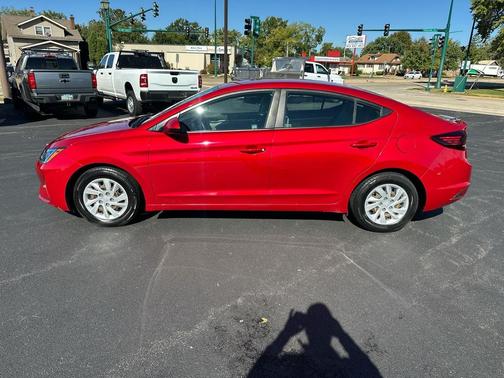 2020 Hyundai ELANTRA SE