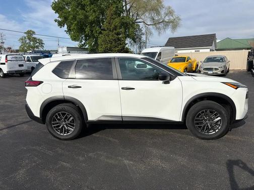 White 2023 Nissan Rogue S