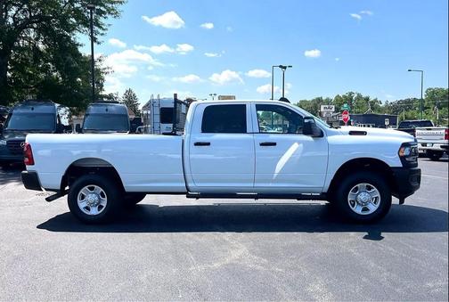 2024 RAM 3500 Tradesman Crew Cab 4x4 8' Box