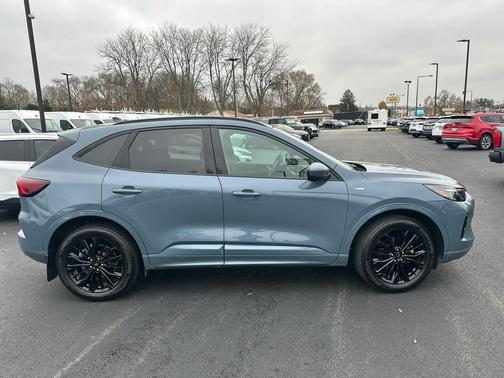 2023 Ford Escape ST-Line Elite