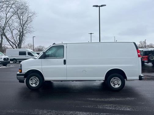 2024 Chevrolet Express 2500 RWD 2500 Regular Wheelbase WT