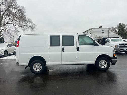 2024 Chevrolet Express 2500 RWD 2500 Regular Wheelbase WT