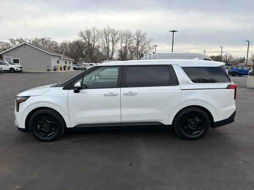 2025 Kia Carnival LXS