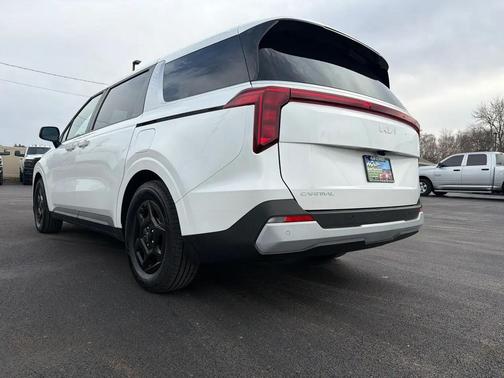 2025 Kia Carnival LXS